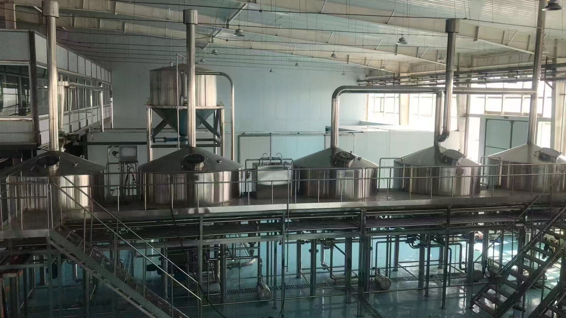 定兴精酿啤酒设备厂—精酿啤酒设备主要生产工艺与核心技术